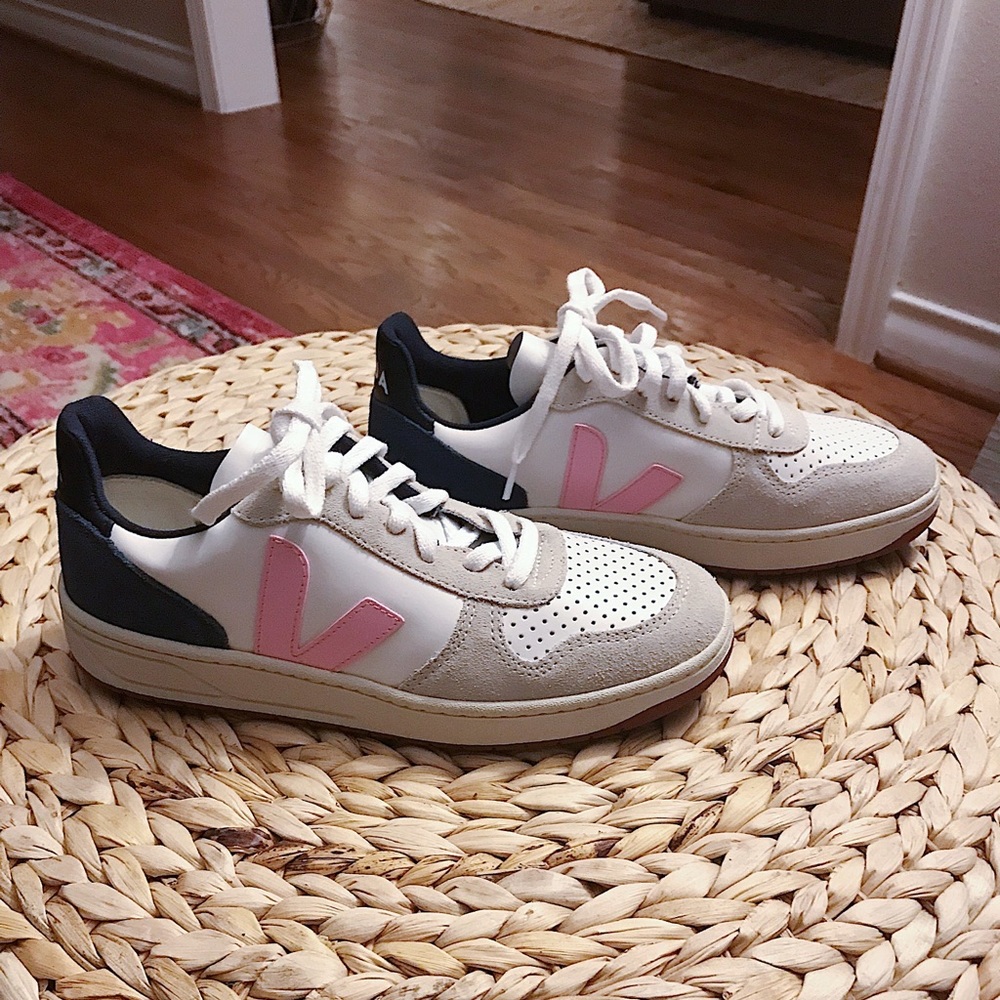 VEJA Women Sneakers 38 NEW